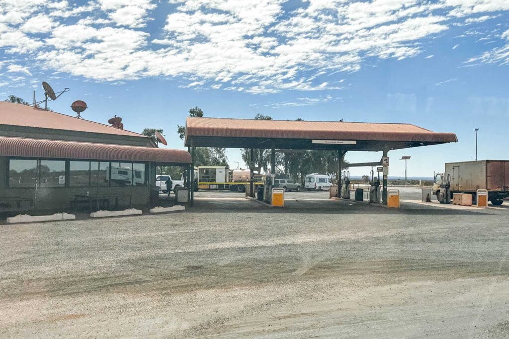petrol-station-star-rv-van-life-australia