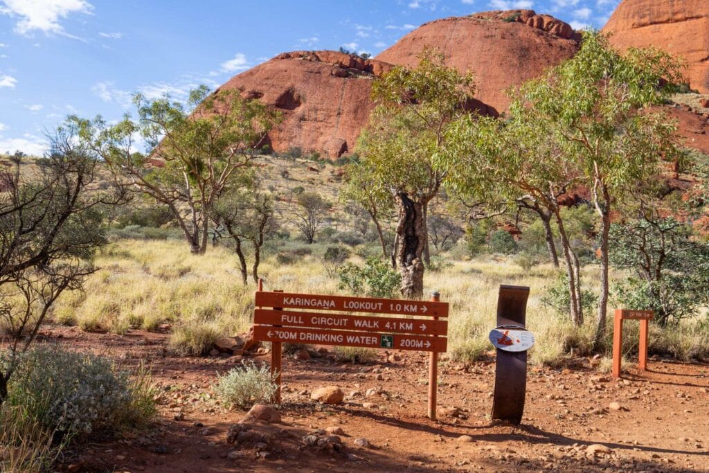 Valley-of-the-Winds-Walk-Kata Tjuta-uluru-walks-signs