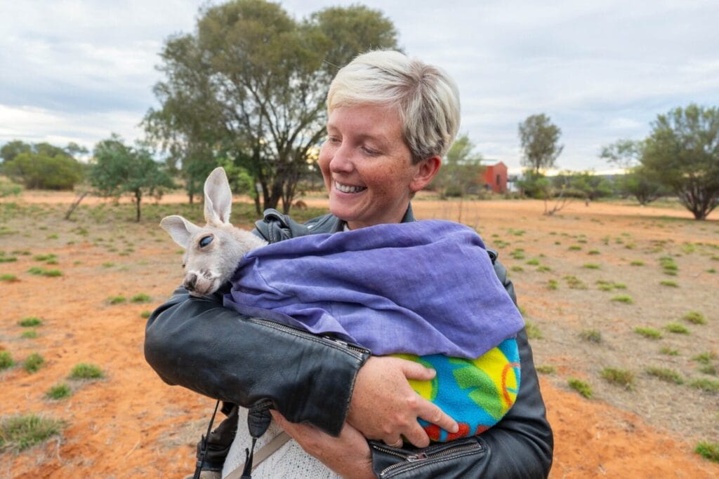 kangaroo-sanctuary-alice-springs-tour-1