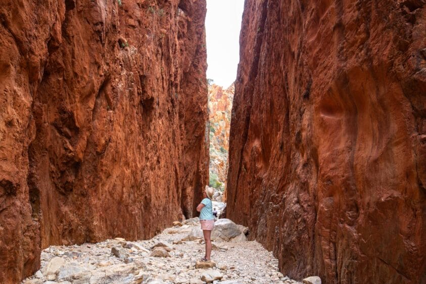 standley-chasm-west-macdonnell-ranges-alice-springs - Londoner In Sydney standley-chasm-west-macdonnell-ranges-alice-springs
