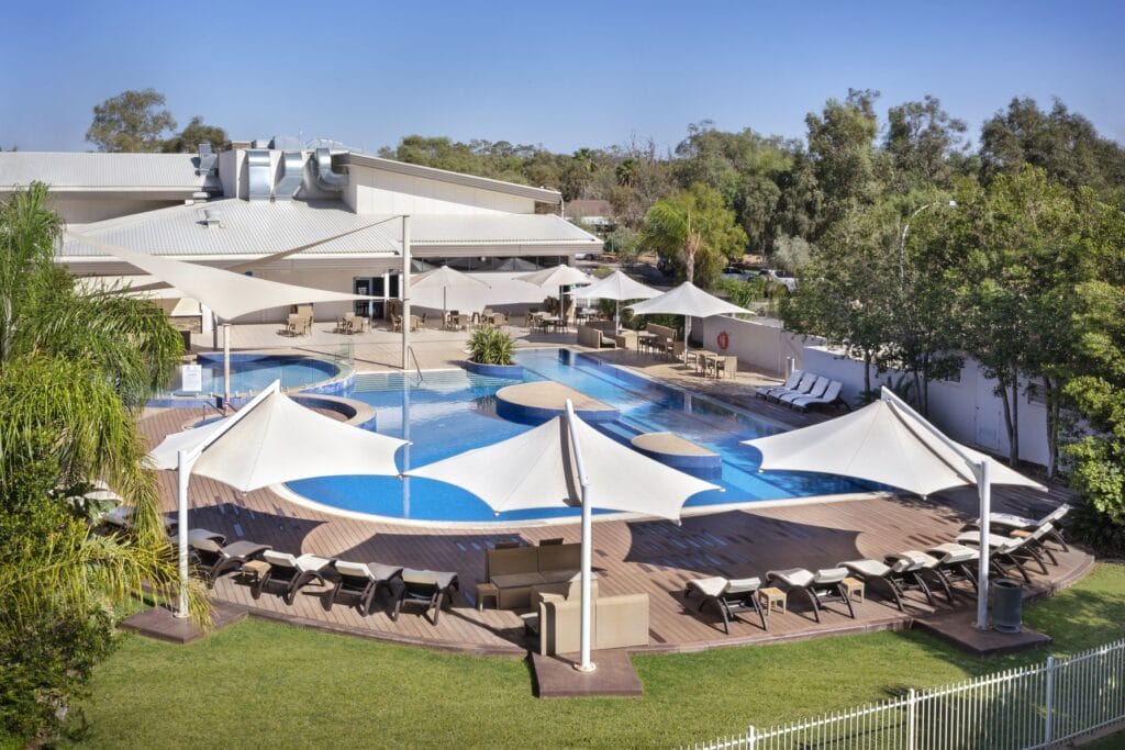 Crowne-Plaza-Alice-Springs-Lasseters - Londoner In Sydney Crowne-Plaza-Alice-Springs-Lasseters
